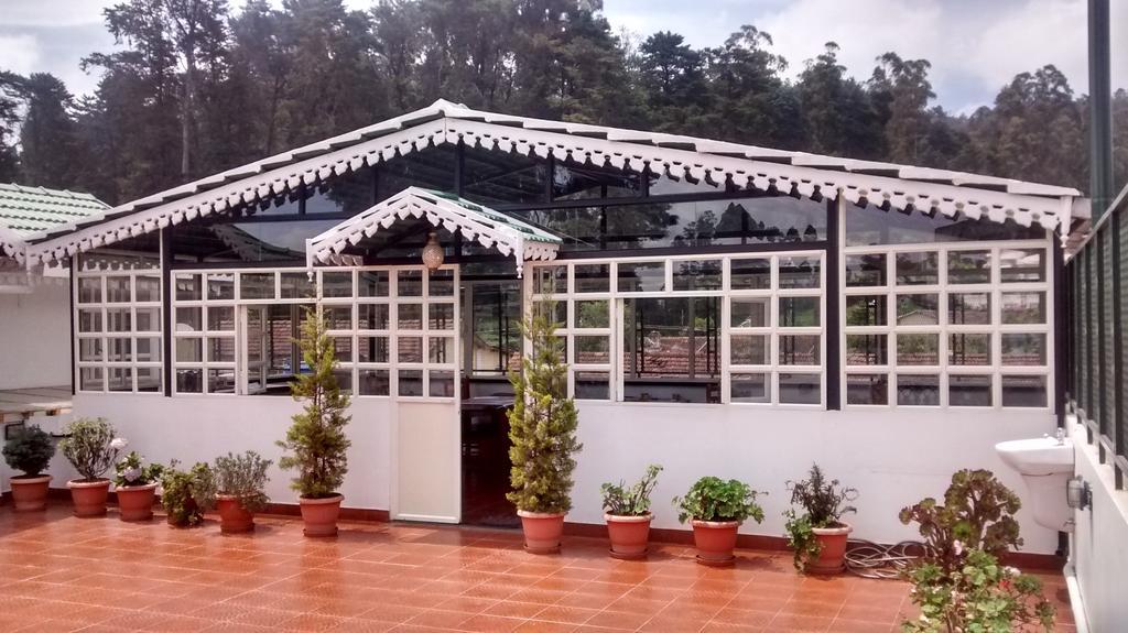 Garden Manor Hotel Ooty Buitenkant foto