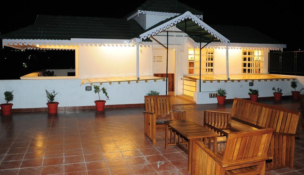 Garden Manor Hotel Ooty Buitenkant foto