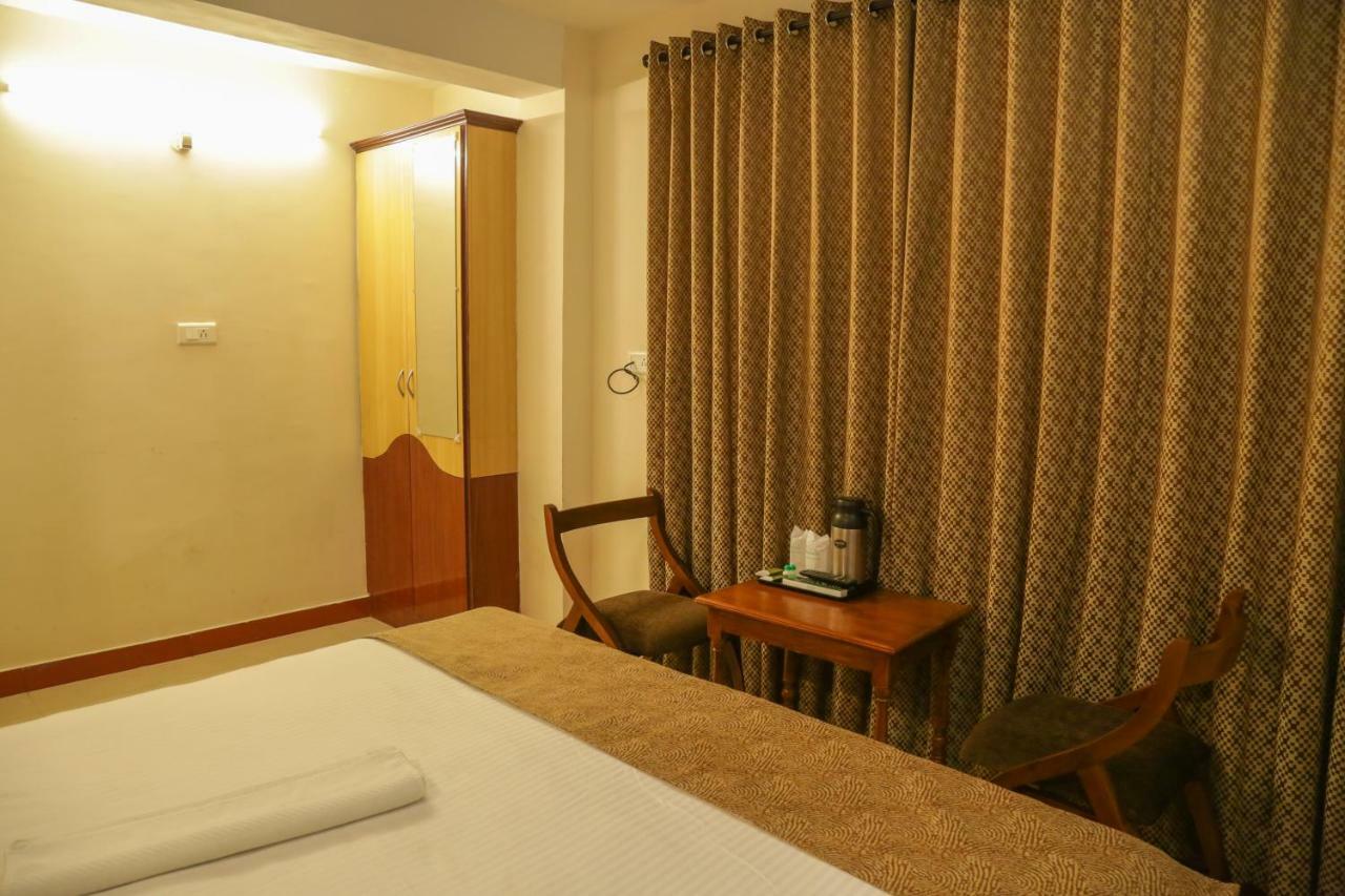 Garden Manor Hotel Ooty Buitenkant foto